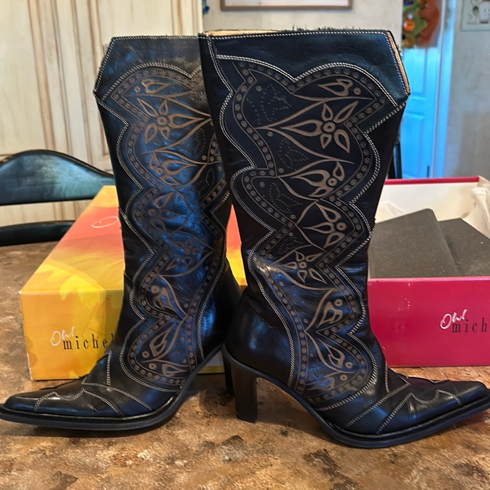 Boots by Michelle worn twice 😊